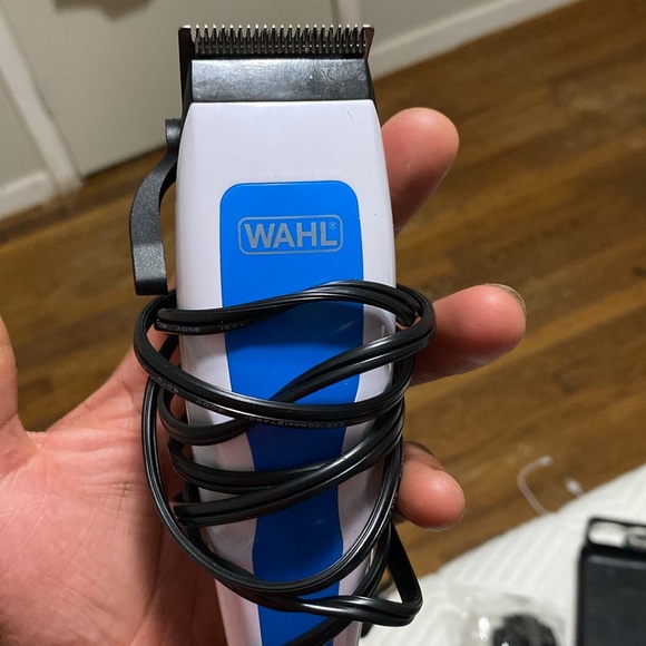 New WAHL clippers with all accessories - Picture 2 of 5